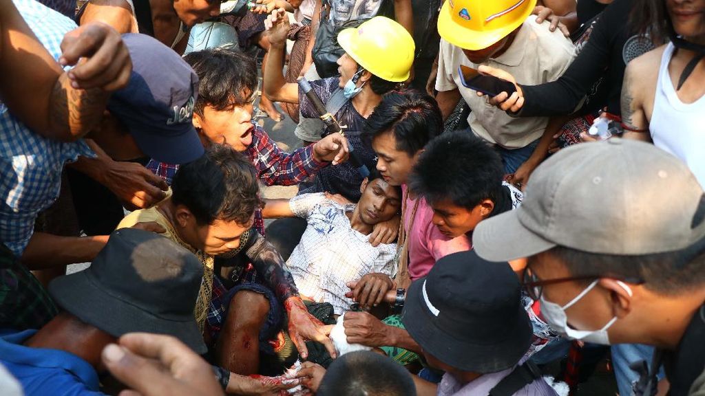 Myanmar Kian Panas, Korban Tewas Berjatuhan