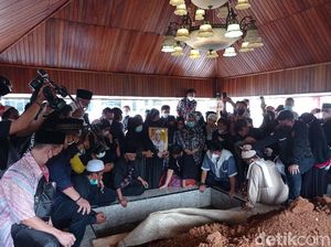 Wasiat Anton Medan ke Anak: Aktifkan Lagi Ponpes untuk Mantan Napi Wasiat Anton Medan ke Anak: Aktifkan Lagi Ponpes untuk Mantan Napi