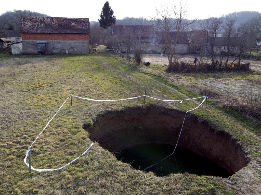 Apa Itu Sinkhole yang Ganggu Internet Indonesia Apa Itu Sinkhole yang Ganggu Internet Indonesia