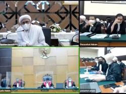 Habib Rizieq-Menantu Tak Hadir Virtual, Sidang Kasus Tes Swab Ditunda