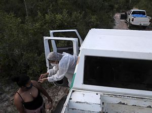 Vaksinasi Jemput Bola untuk Warga Desa Terpencil di Brasil