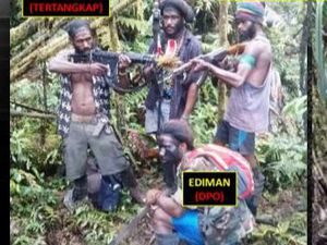 Cek HP KKB Ditangkap di Mimika, Polisi Temukan Foto Aksi Penembakan