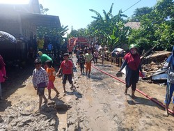 Banjir di Magetan Terjang Enam Desa Sisakan Lumpur Setebal 50 Cm