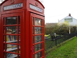 Wow! Telepon Umum Warna Merah di London Dilelang Mulai Rp 898,1 Juta