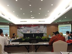 Gubsu Pertanyakan TNI Langsung Ada di Belakang Polisi Saat Amankan Demo