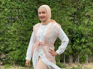 Intan Nuraini Sembuh COVID-19 Usai 10 Hari Karantina, Nangis Dipelukan Anak dan Suami Intan Nuraini Sembuh COVID-19 Usai 10 Hari Karantina, Nangis Dipelukan Anak dan Suami