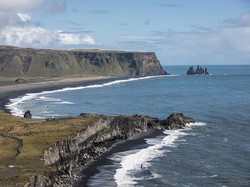 Capai Target Vaksin, Islandia Mulai Buka Pintu untuk Turis