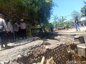 Banjir di Magetan Sebabkan Tiga Jembatan Ambrol, Arus Lalu Lintas Dialihkan