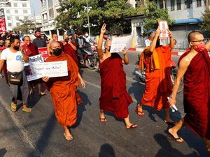 Kecam Tindakan Militer, Biksu Myanmar Sinyalkan Keretakan dengan Pemerintah Kecam Tindakan Militer, Biksu Myanmar Sinyalkan Keretakan dengan Pemerintah