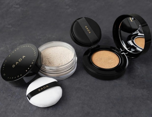 Kemasan loose powder dan bb cushion-nya/Foto: Instagram.com/sadabycathysharon SADA by Cathy Sharon