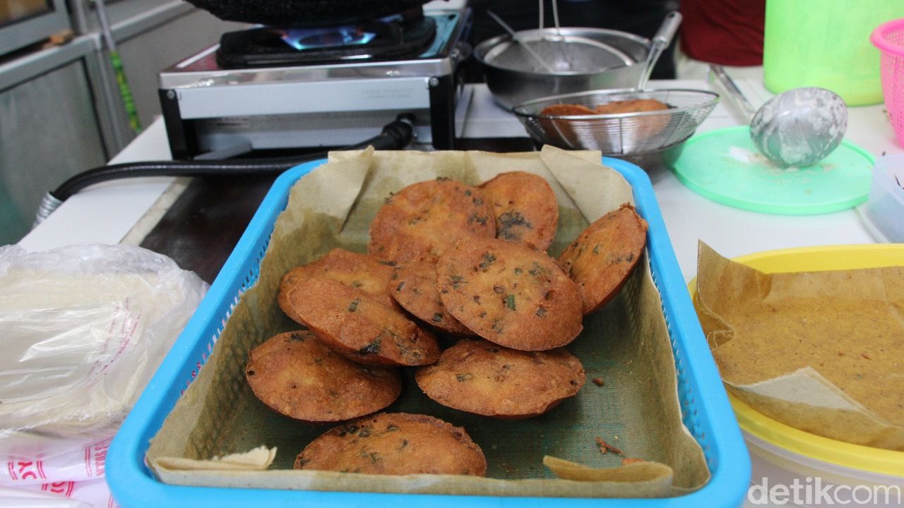 Krenyes Gurih Ote-ote Isi Ayam dan Nori yang Bikin Nagih