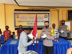 Ikrar Setia NKRI Komandan KKB Kepulauan Yapen Papua yang Serahkan Diri