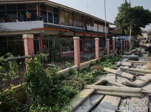 Tembok Tutupi Rumahnya Dibongkar, Warga Ciledug Trauma Diancam Sajam Tembok Tutupi Rumahnya Dibongkar, Warga Ciledug Trauma Diancam Sajam