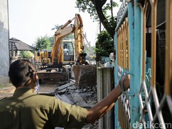 Pemasang akan Kembali Bangun Tembok Menutup Rumah Warga di Ciledug