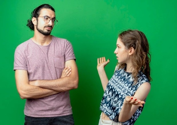 Sedang berbincang/freepik.com Sedang berbincang dan bilang terserah karena malas berpikir/freepik.com