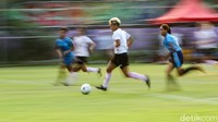 Penampilan Timnas Putri cukup memukau, seluruh lini nampak tampil agresif.