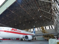 Tingkatkan Pelayanan Antar Paket, J&T Express Luncurkan Air Freighter