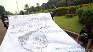Aksi Menolak Abu Batu Bara