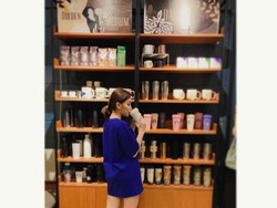 Penampilan Ayu Ting Ting Pakai Kaus Kaki Gucci, Harganya Rp 2,2 Juta 