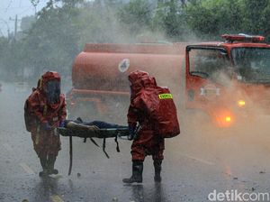 Begini Simulasi Penanganan Ancaman Ledakan Bahan Kimia Berbahaya Begini Simulasi Penanganan Ancaman Ledakan Bahan Kimia Berbahaya