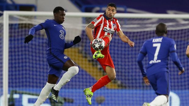 Soccer Football - Champions League -  Round of 16 Second Leg - Chelsea v Atletico Madrid - Stamford Bridge, London, Britain - March 17, 2021 Atletico Madrid's Luis Suarez in action with Chelsea's Kurt Zouma REUTERS/David Klein