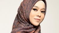 8 Pesona Lesti Kejora Jadi Model Hijab Ivan Gunawan, Bikin Pangling