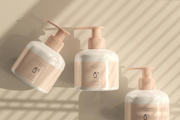 Menaruh produk dan mudah terpapar sinar matahari sangatlah tidak baik dan membuat skincare cepat rusak.