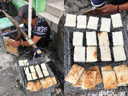 Empuk Wangi Jadah Bakar Pak Sobirin di Pasar Beringharjo