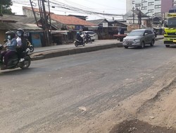 Jl Raya Industri Bekasi Tak Lagi Hancur, Kendaraan Melintas dengan Lancar