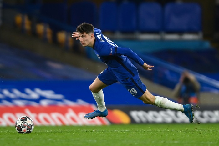 Kai Havertz vs Atletico LONDON, ENGLAND - MARCH 17: Kai Havertz of Chelsea in action during the UEFA Champions League Round of 16 match between Chelsea FC and Atletico Madrid at Stamford Bridge on March 17, 2021 in London, England. Sporting stadiums around the UK remain under strict restrictions due to the Coronavirus Pandemic as Government social distancing laws prohibit fans inside venues resulting in games being played behind closed doors. (Photo by Mike Hewitt/Getty Images)