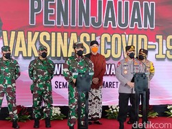 Panglima TNI dan Kapolri Tinjau Vaksinasi Corona Personelnya di Semarang