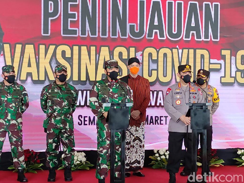 Panglima TNI dan Kapolri Tinjau Vaksinasi Corona Personelnya di Semarang Panglima TNI dan Kapolri Tinjau Vaksinasi Corona Personelnya di Semarang
