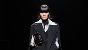 10 Koleksi Busana Punk Romantis ala Valentino untuk 2021