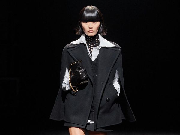 10 Koleksi Busana Punk Romantis ala Valentino untuk 2021