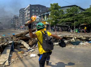 Myanmar Makin Mencekam, Ratusan Orang Eksodus ke Thailand Myanmar Makin Mencekam, Ratusan Orang Eksodus ke Thailand