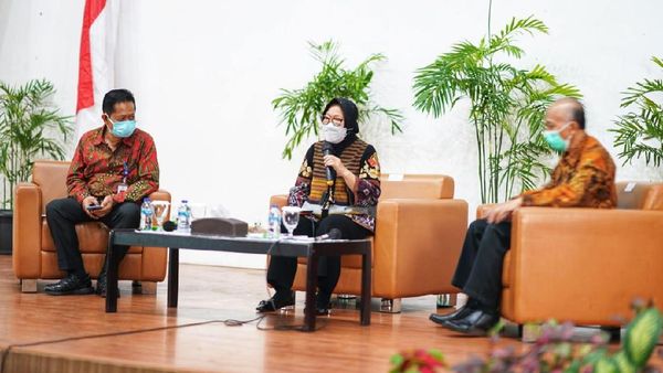 Mensos Tantang Mahasiswa Ikut Selesaikan Masalah Sosial