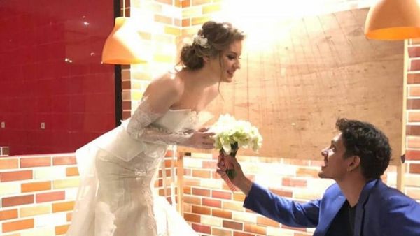 8 Potret Kemesraan Mantan Model Rusia Bareng Suami Aktor Indonesia