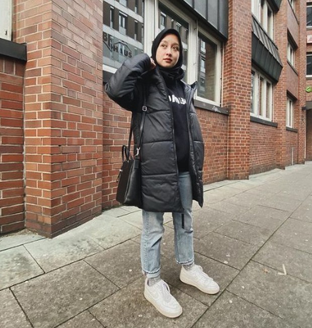 OOTD hoodie hijab/Instagram @gitasav