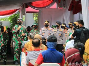 Tinjau Vaksinasi di Surabaya, Panglima TNI Minta Tetap 3M Meski Sudah Divaksin Tinjau Vaksinasi di Surabaya, Panglima TNI Minta Tetap 3M Meski Sudah Divaksin