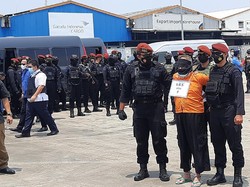 Mata Ditutup, Ini Penampakan Pimpinan Kelompok Teroris Fahim Asal Jatim