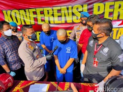 Polisi Cirebon Ringkus Dua Pria Pembobol ATM Berbekal Tongsis