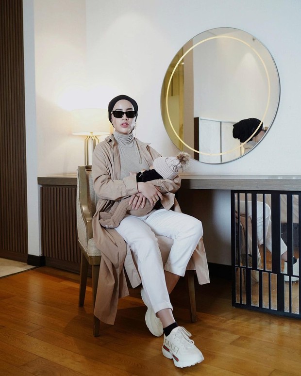 Potret Kebersamaan Aghnia dan Bayinya/Instagram.com/Aghniapunjabi Potret Kebersamaan Aghnia dan Bayinya