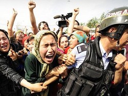 Perusahaan Inggris Terlibat Kerja Paksa Muslim Uighur di China