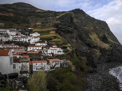 Pulau Terpencil di Portugal Ini Sudah Bisa Bilang Bye Corona