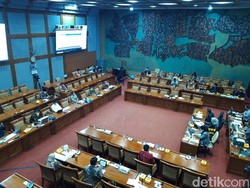 Nadiem Ungkap RI Tertinggal Buka Sekolah Dibanding Negara di Asia Timur