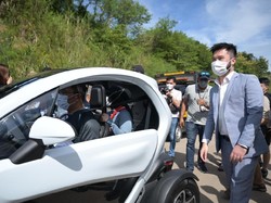 Ridwan Kamil Coba Mobil Listrik Renault Twizy, Mau Jadi Mobil Dinas Juga, Kang?