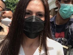 Singkat dan Tegas! Wulan Guritno Akhirnya Bicara Soal Perceraian