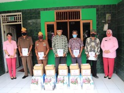 Ketua Pengurus YKB Daerah Metro Jaya Beri Bantuan ke Pejuang Veteran