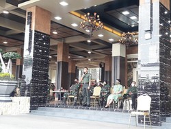 Tangis Bahagia Aprilio Perkasa Manganang Usai Resmi Ditetapkan Jadi Pria