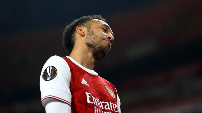 LONDON, ENGLAND - MARCH 18: Pierre Emerick Aubameyang of Arsenal reacts during the UEFA Europa League Round of 16 Second Leg match between Arsenal and Olympiacos at Emirates Stadium on March 18, 2021 in London, England. Sporting stadiums around Europe remain under strict restrictions due to the Coronavirus Pandemic as Government social distancing laws prohibit fans inside venues resulting in games being played behind closed doors. (Photo by Julian Finney/Getty Images)